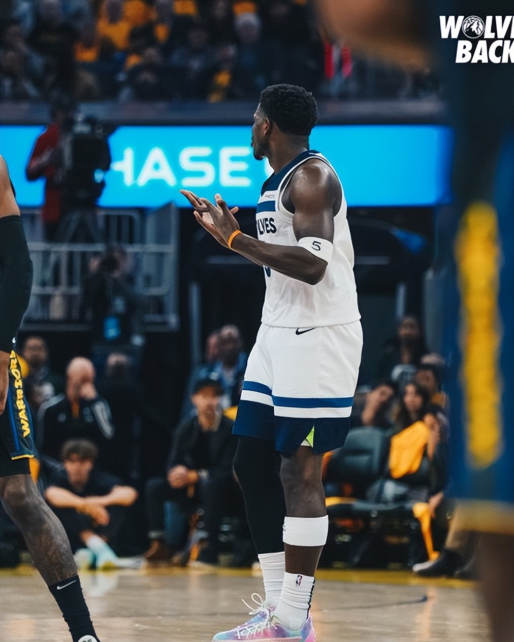 kaiyun-转折点！明尼苏达森林狼刷新队史纪录；NBA总决赛冲刺阶段攻防权衡；引发热议；更衣室氛围转暖的简单介绍